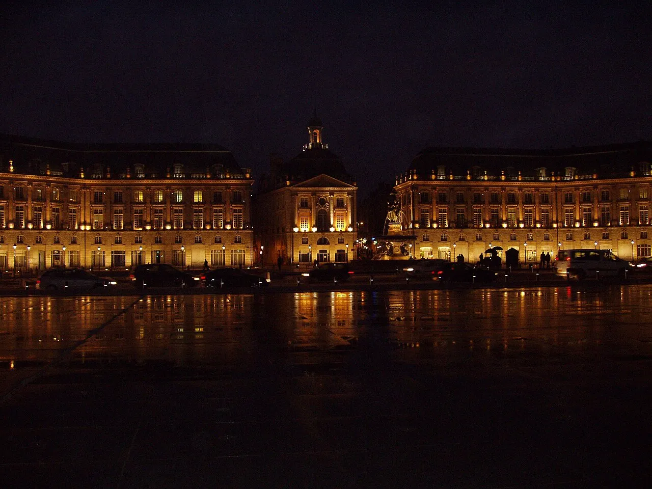 De Place de la Bourse in het centrum van Bordeaux, een van de regio's getroffen door plunderingen op 17 oktober