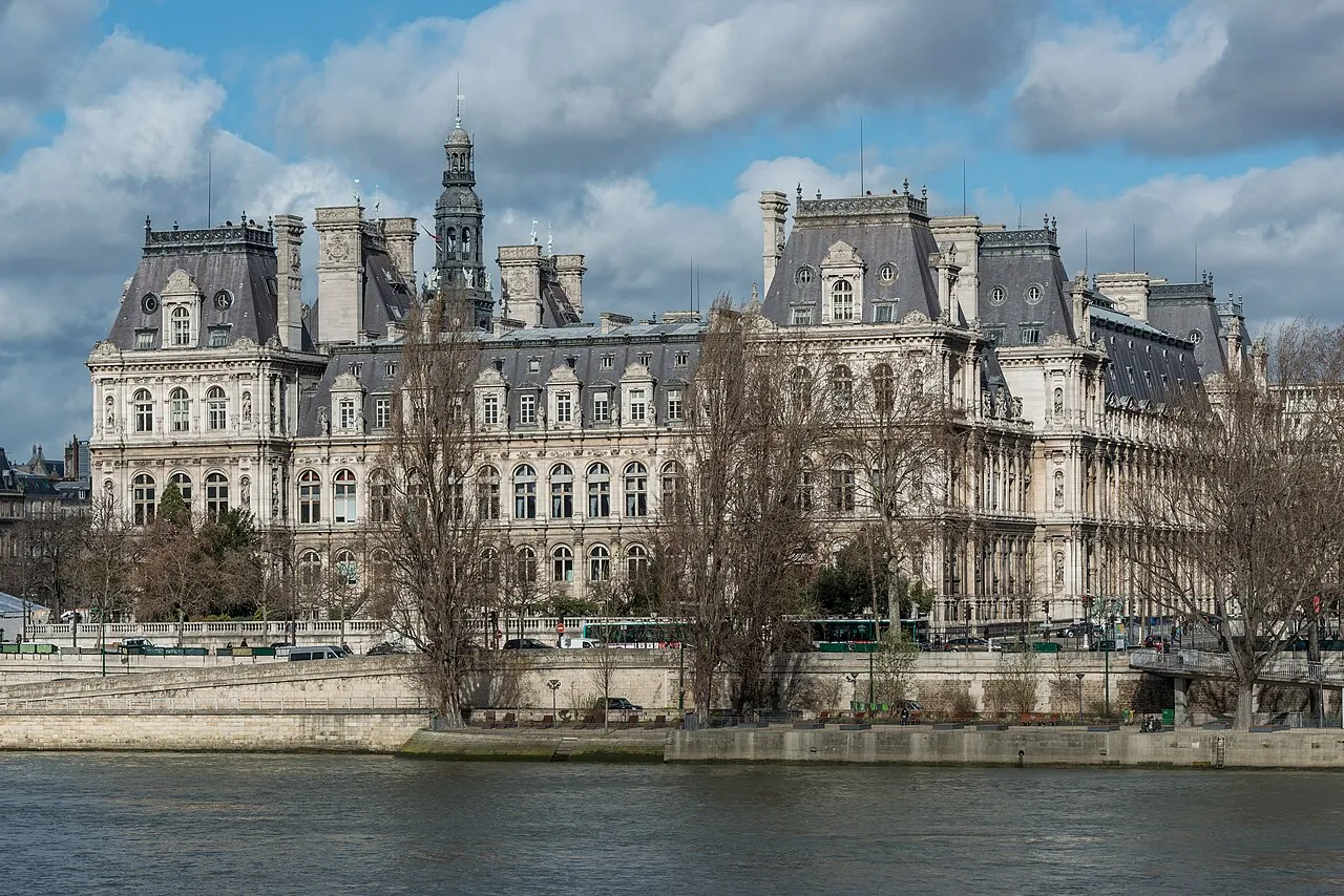 Het Hôtel de Ville, het Parijse stadhuis, gezien vanaf de zuidkant.